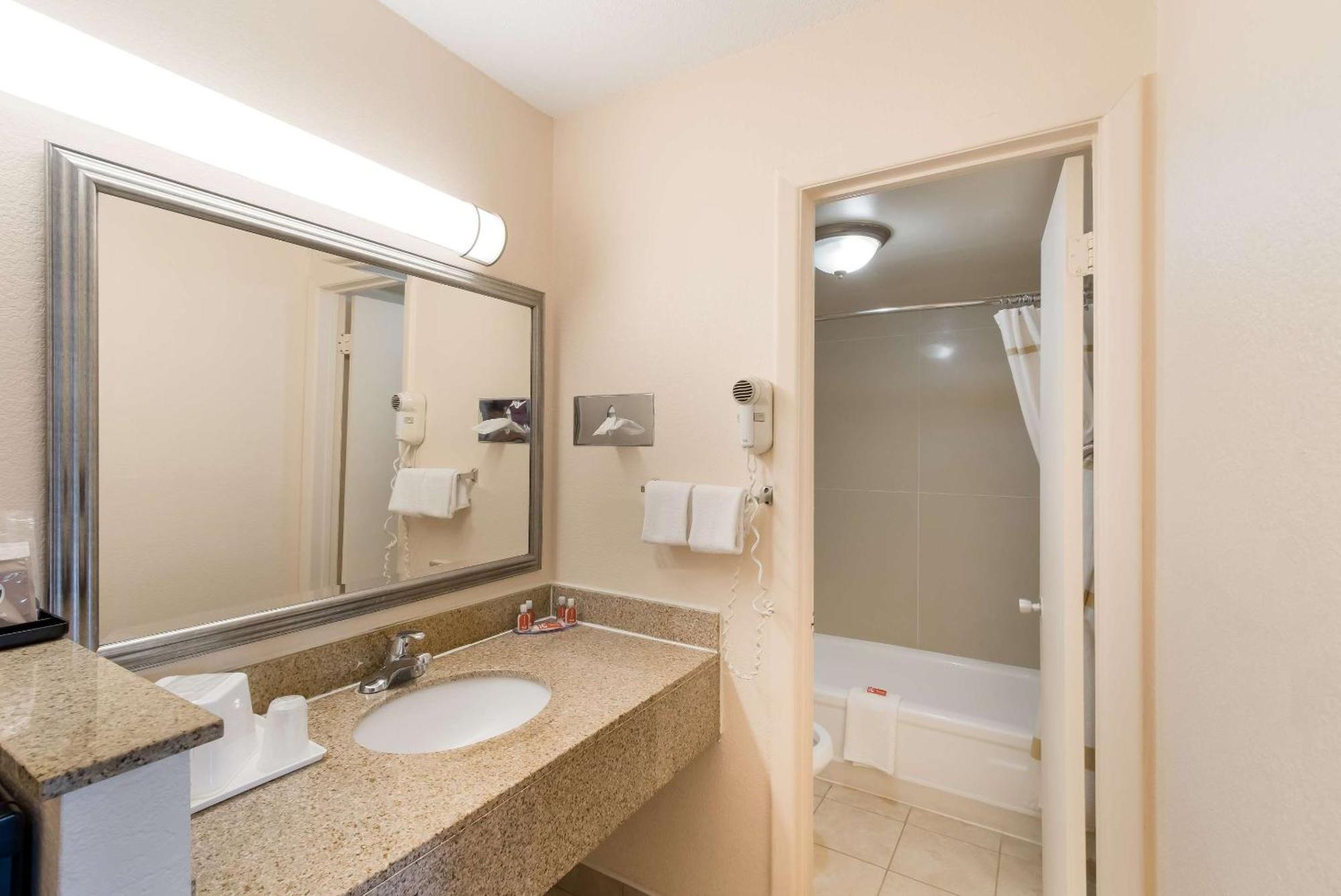 Econo Lodge North Washington megyeWashington megye  Kültér fotó
